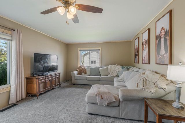 127 S 3RD STREET, Winneconne, WI 54986