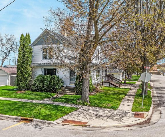 127 S 3RD STREET, Winneconne, WI 54986