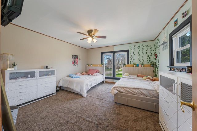 127 S 3RD STREET, Winneconne, WI 54986
