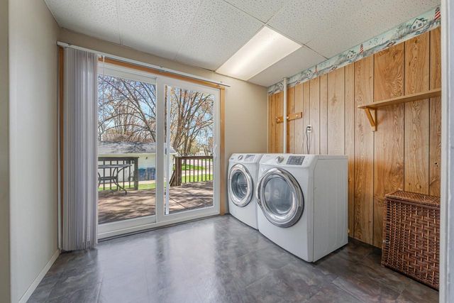 127 S 3RD STREET, Winneconne, WI 54986