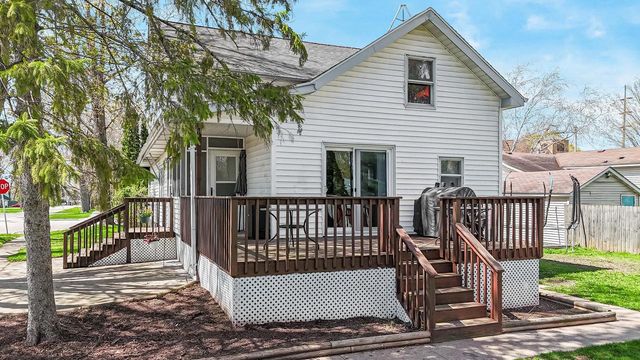 127 S 3RD STREET, Winneconne, WI 54986
