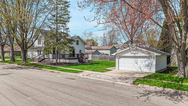 127 S 3RD STREET, Winneconne, WI 54986