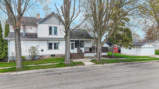 127 S 3RD STREET, Winneconne, WI 54986