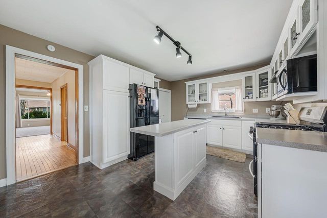 127 S 3RD STREET, Winneconne, WI 54986