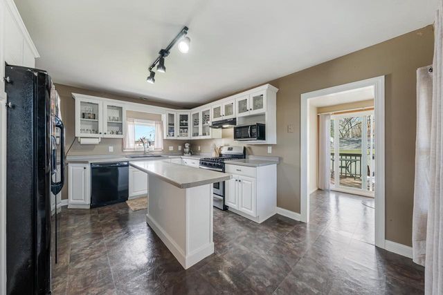 127 S 3RD STREET, Winneconne, WI 54986