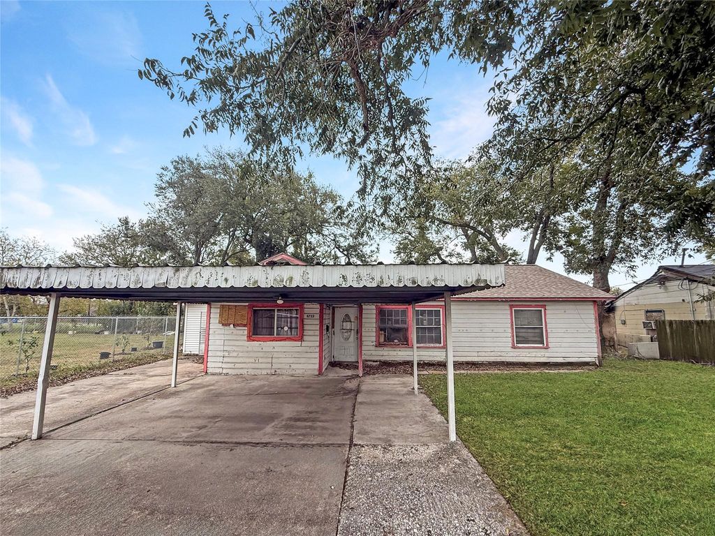 6723 London Street, Houston, TX 77021
