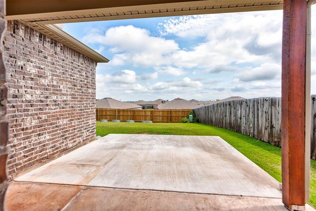 11619 NW 97th Street, Yukon, OK 73099