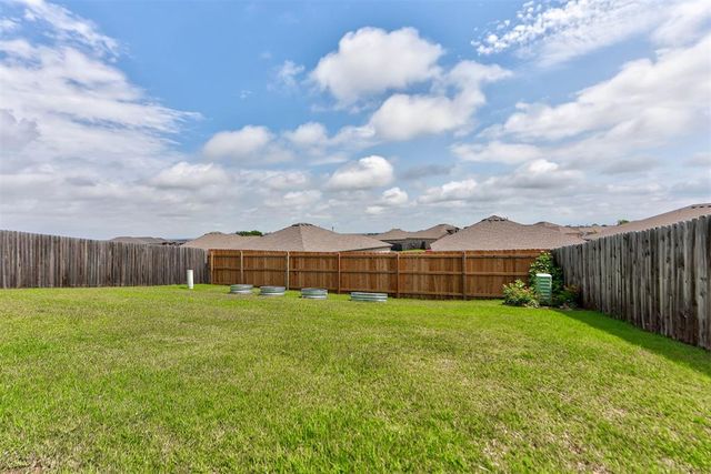 11619 NW 97th Street, Yukon, OK 73099