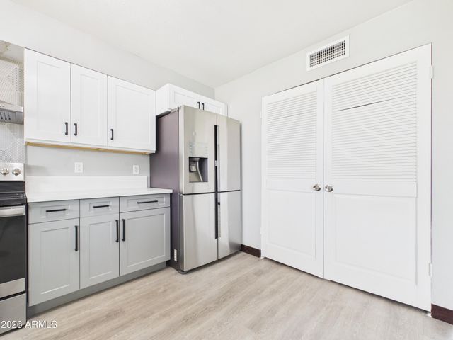 6038 W Marconi Avenue, Glendale, AZ 85306