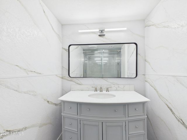 6038 W Marconi Avenue, Glendale, AZ 85306