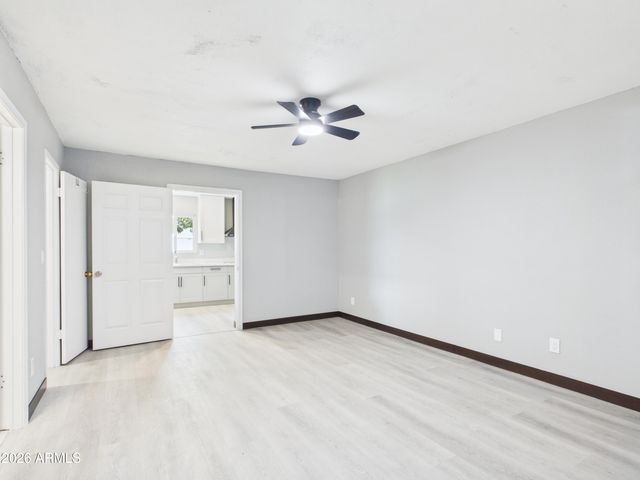 6038 W Marconi Avenue, Glendale, AZ 85306