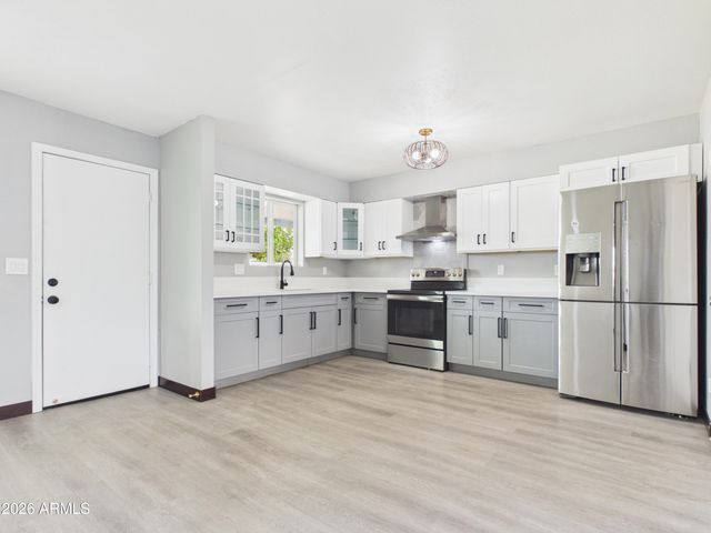 6038 W Marconi Avenue, Glendale, AZ 85306