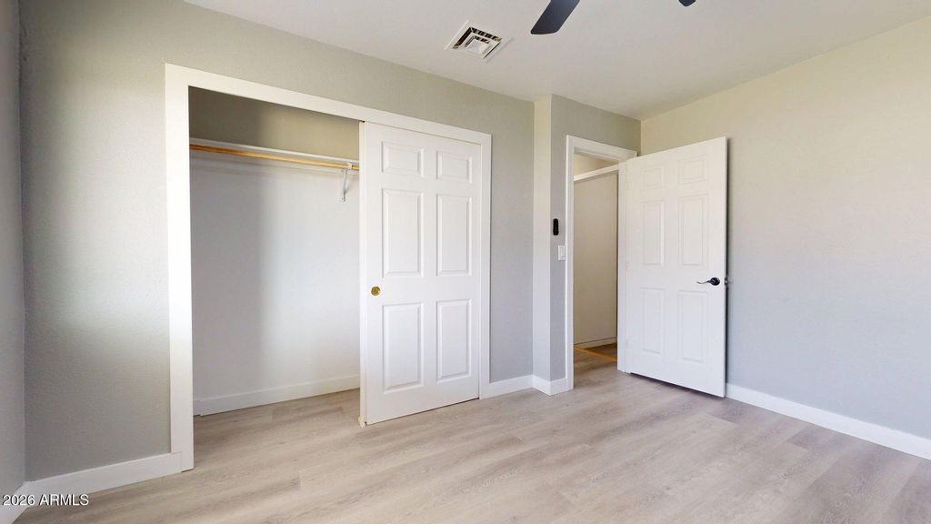 Image 14 of property listing at 6038 W Marconi Avenue, Glendale, AZ 85306