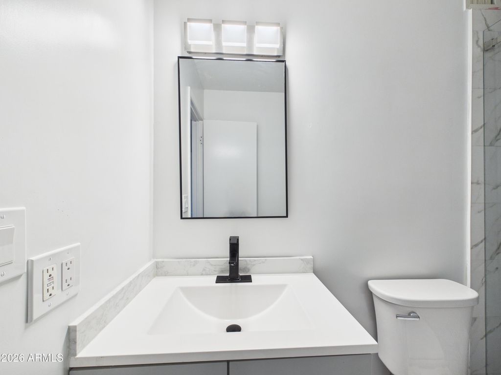 Image 36 of property listing at 6038 W Marconi Avenue, Glendale, AZ 85306