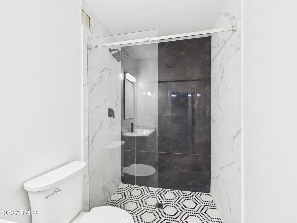 Image 37 of property listing at 6038 W Marconi Avenue, Glendale, AZ 85306