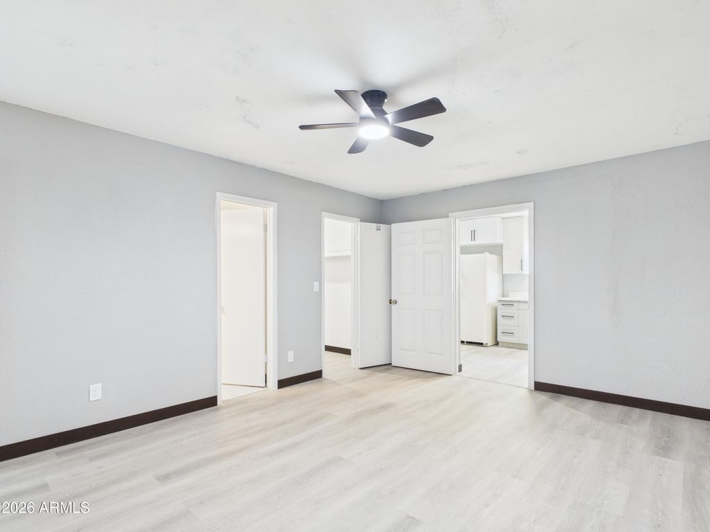 Image 39 of property listing at 6038 W Marconi Avenue, Glendale, AZ 85306