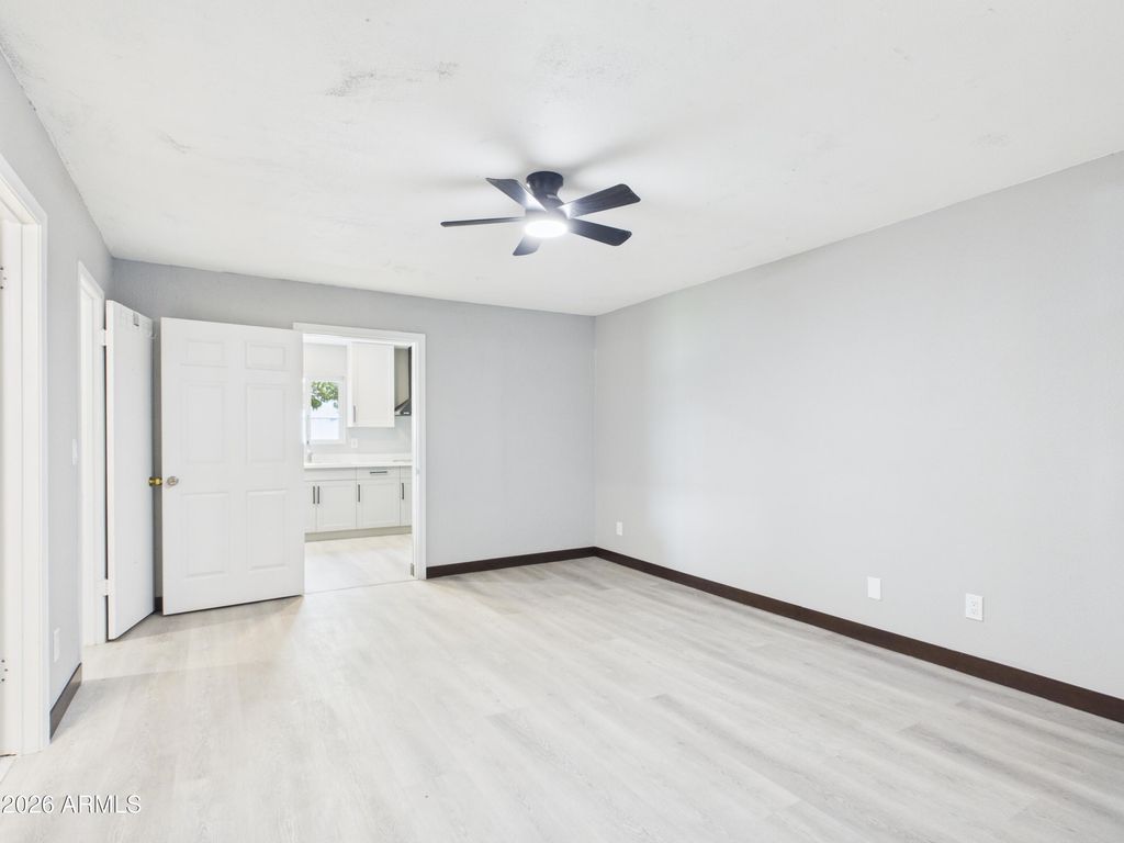 Image 40 of property listing at 6038 W Marconi Avenue, Glendale, AZ 85306