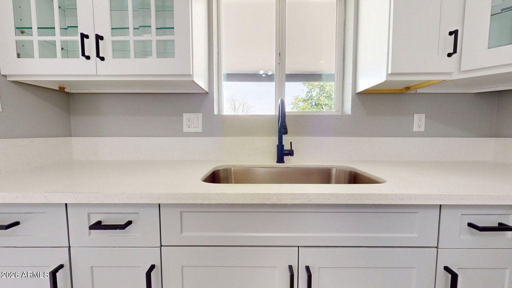 Image 8 of property listing at 6038 W Marconi Avenue, Glendale, AZ 85306