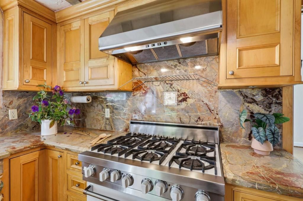 Image 20 of property listing at 509 Vista Del Mar Drive, Aptos, CA 95003