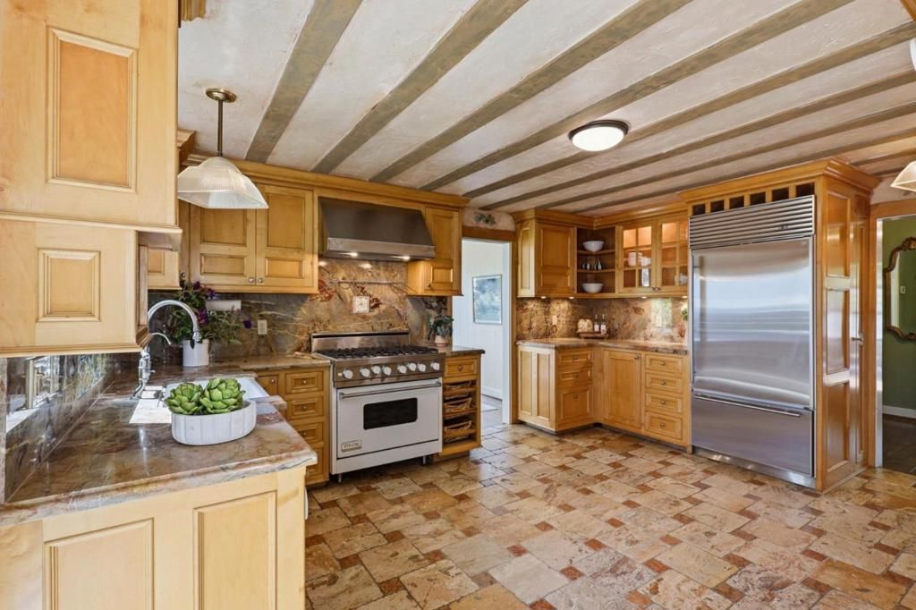 Image 22 of property listing at 509 Vista Del Mar Drive, Aptos, CA 95003