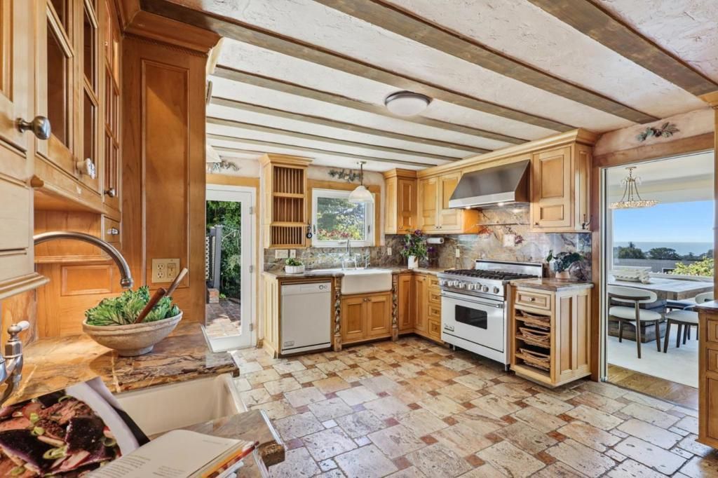 Image 23 of property listing at 509 Vista Del Mar Drive, Aptos, CA 95003