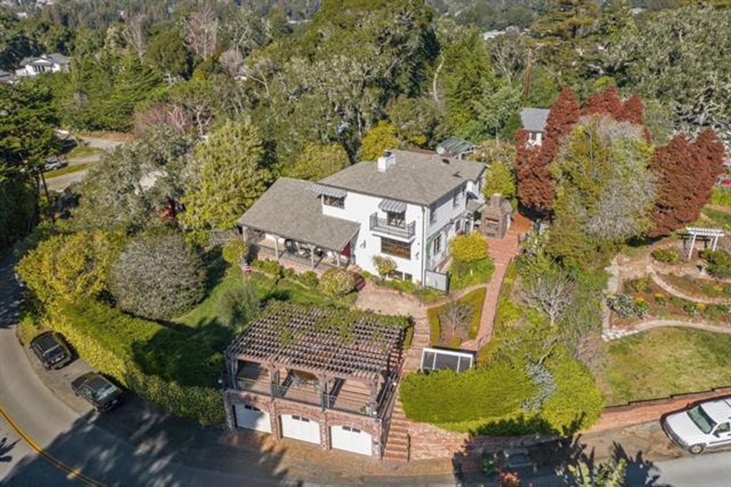 Image 5 of property listing at 509 Vista Del Mar Drive, Aptos, CA 95003