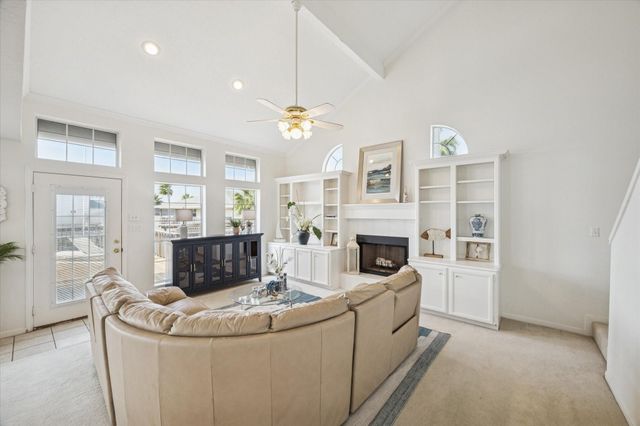 151 Tamana Drive, Tiki Island, TX 77554