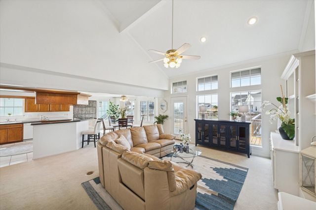 151 Tamana Drive, Tiki Island, TX 77554