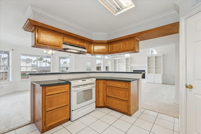 151 Tamana Drive, Tiki Island, TX 77554