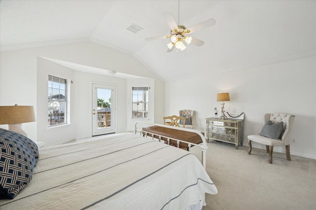 151 Tamana Drive, Tiki Island, TX 77554