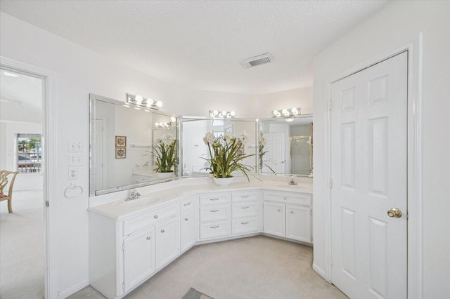 151 Tamana Drive, Tiki Island, TX 77554