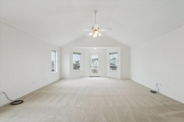 151 Tamana Drive, Tiki Island, TX 77554