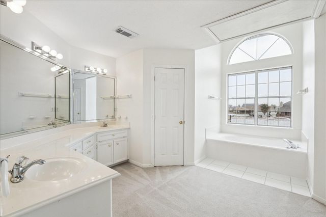 151 Tamana Drive, Tiki Island, TX 77554