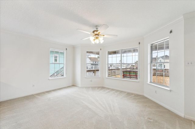 151 Tamana Drive, Tiki Island, TX 77554