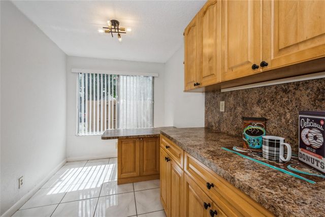 8208 NW 8th Place 4, Fort Lauderdale, FL 33324