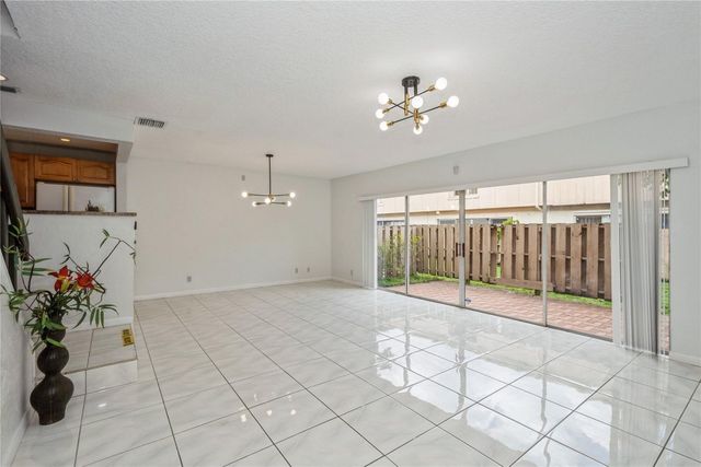 8208 NW 8th Place 4, Fort Lauderdale, FL 33324