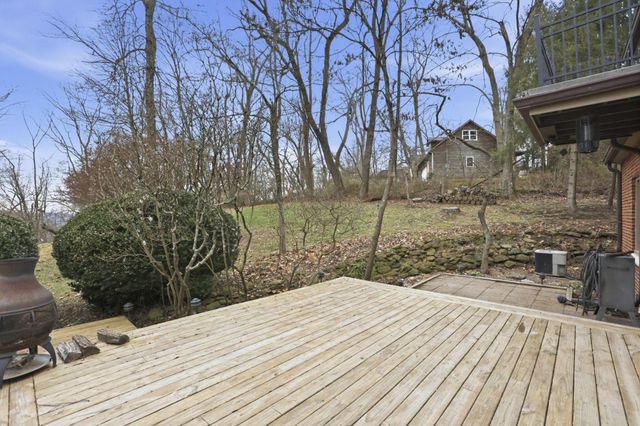 17 Red Bud Lane, Lancaster, OH 43130