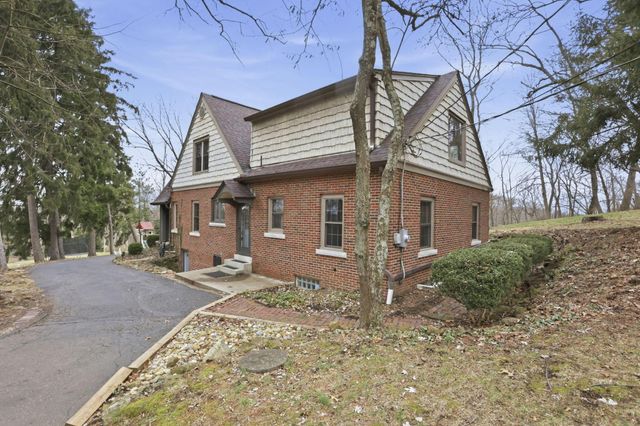 17 Red Bud Lane, Lancaster, OH 43130