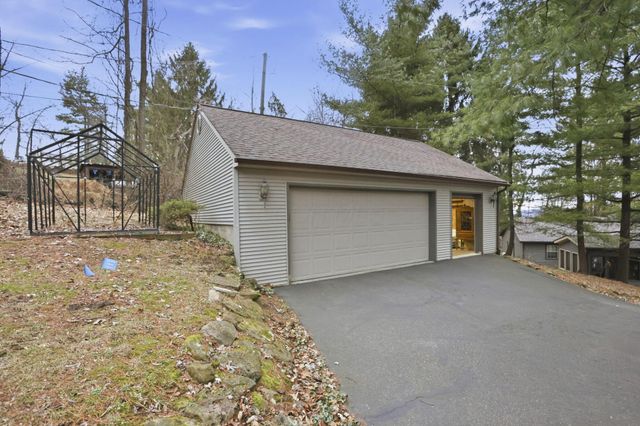 17 Red Bud Lane, Lancaster, OH 43130