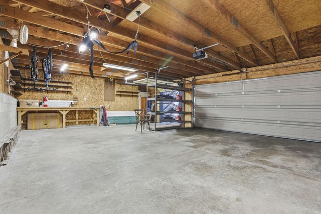 17 Red Bud Lane, Lancaster, OH 43130