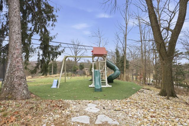 17 Red Bud Lane, Lancaster, OH 43130