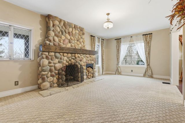 17 Red Bud Lane, Lancaster, OH 43130