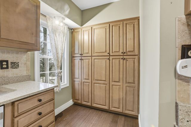 17 Red Bud Lane, Lancaster, OH 43130