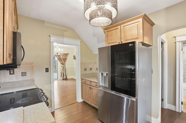 17 Red Bud Lane, Lancaster, OH 43130