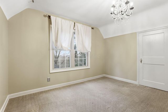 17 Red Bud Lane, Lancaster, OH 43130