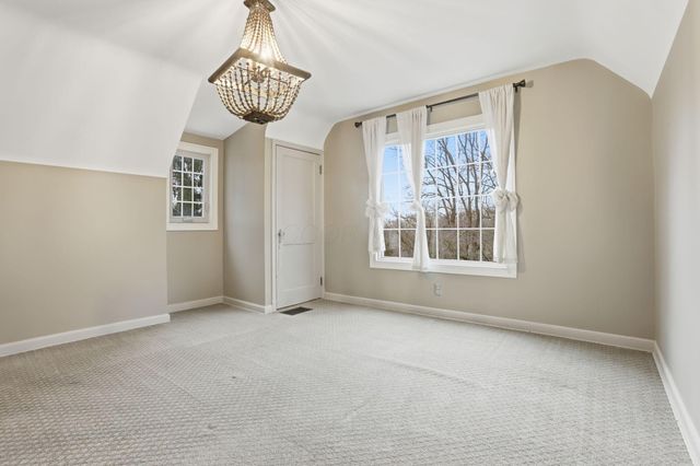 17 Red Bud Lane, Lancaster, OH 43130