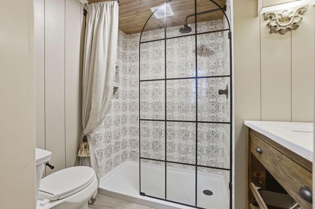 17 Red Bud Lane, Lancaster, OH 43130