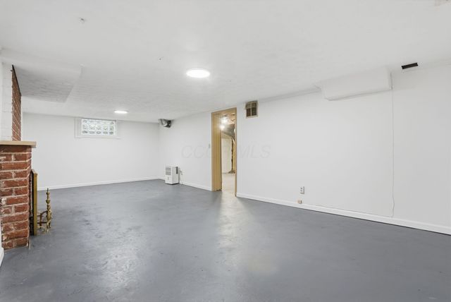 17 Red Bud Lane, Lancaster, OH 43130