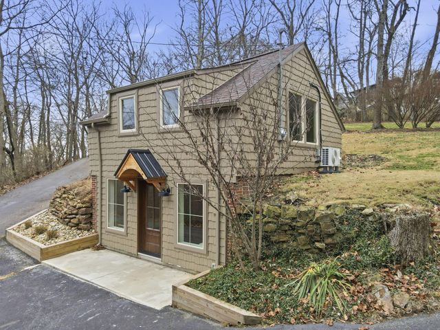 17 Red Bud Lane, Lancaster, OH 43130