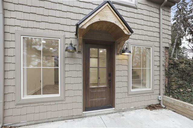 17 Red Bud Lane, Lancaster, OH 43130